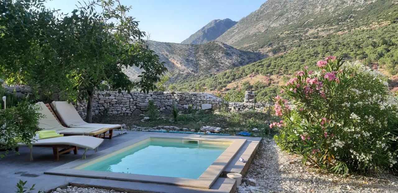 Les Villas De Qeparo Exteriör bild