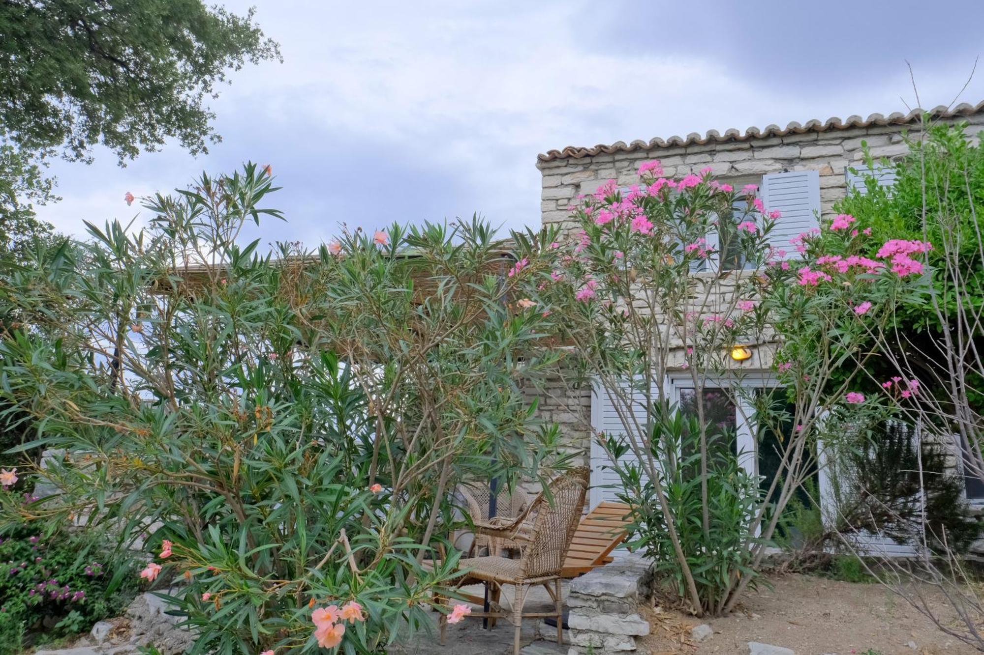 Les Villas De Qeparo Exteriör bild