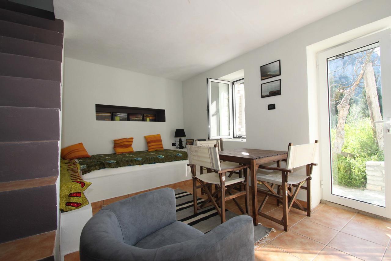 Les Villas De Qeparo Exteriör bild